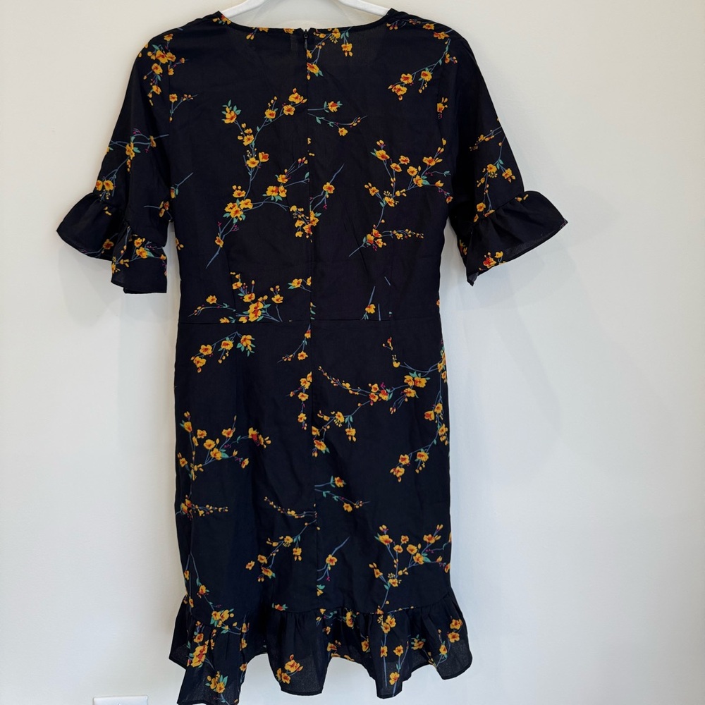 PrettyLittleThing Black Floral Mini Dress w/ Ruffle Sleeves & Corset Waist - 8 - Picture 5 of 7